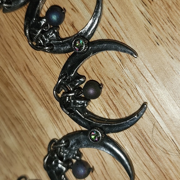 Martha Rotten Raven claw collar - Picture 2 of 9